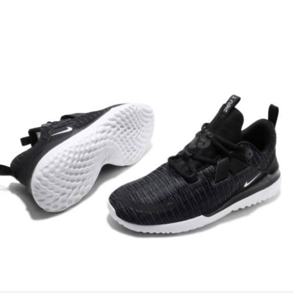 Nike Renew Arena Sneaker - Women - Picture 2 of 5